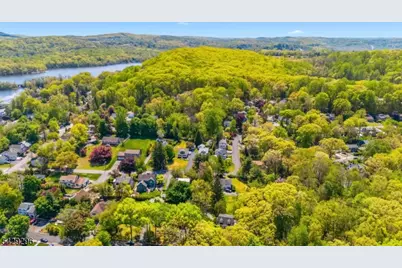 37 Hussa Pl, Denville, NJ 07834 - Photo 34