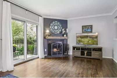 12 Louisburg Sq, Verona, NJ 07044 - Photo 8