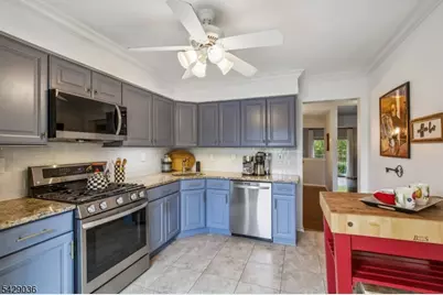 12 Louisburg Sq, Verona, NJ 07044 - Photo 14