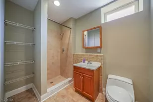 72 Gathering Hill Ct, Parsippany, NJ 07950 - Photo 36