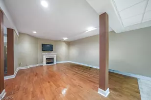 72 Gathering Hill Ct, Parsippany, NJ 07950 - Photo 38