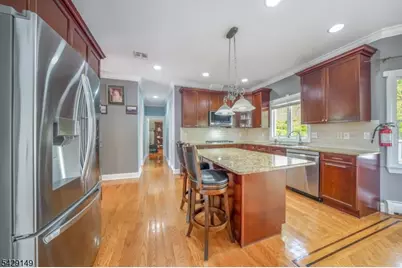 72 Gatheringhill Ct, Parsippany, NJ 07950 - Photo 10