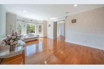 72 Gatheringhill Ct, Parsippany, NJ 07950 - Photo 8
