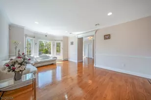 72 Gathering Hill Ct, Parsippany, NJ 07950 - Photo 8