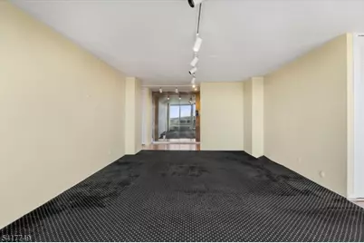 1 Claridge Dr #523, Verona, NJ 07044 - Photo 4