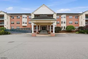 401 Dercole Ct, Norwood Boro, NJ 07648 - Photo 1