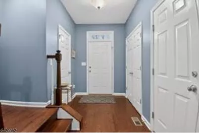 104 Albert Ct, Randolph Township, NJ 07869 - Photo 2