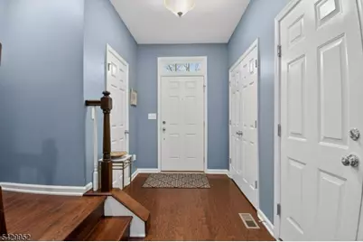 104 Albert Ct, Randolph Township, NJ 07869 - Photo 2