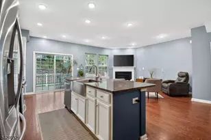 104 Albert Ct, Randolph Township, NJ 07869 - Photo 8