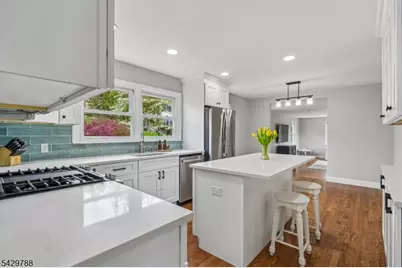 27 Dogwood Rd, Morris Plains, NJ 07950 - Photo 12