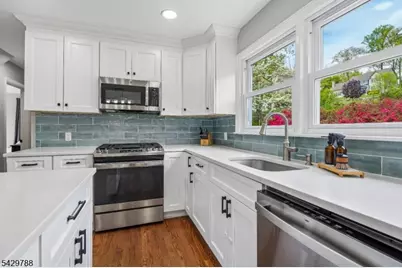 27 Dogwood Rd, Morris Plains, NJ 07950 - Photo 16
