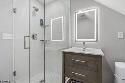 27 Dogwood Rd, Morris Plains, NJ 07950 - Photo 22
