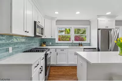 27 Dogwood Rd, Morris Plains, NJ 07950 - Photo 14