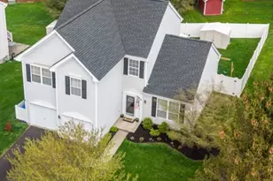 71 Saxton Dr, Hackettstown, NJ 07840 - Photo 1