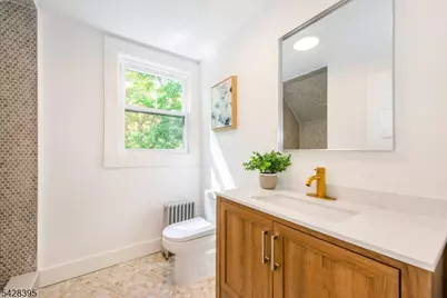 245 Midland Ave, East Orange, NJ 07017 - Photo 22