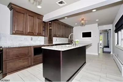 28 Minnehaha Blvd, Oakland, NJ 07436 - Photo 6