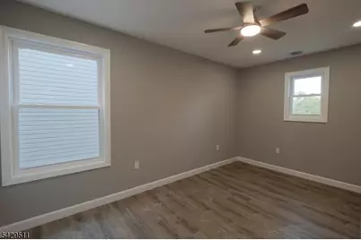2815 N Wood Ave, Linden, NJ 07036 - Photo 24