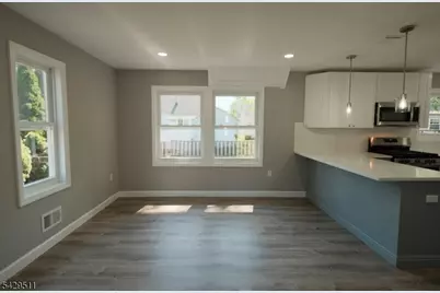 2815 N Wood Ave, Linden, NJ 07036 - Photo 16