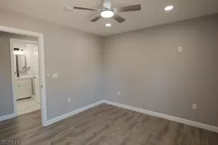 2815 N Wood Ave, Linden, NJ 07036 - Photo 26