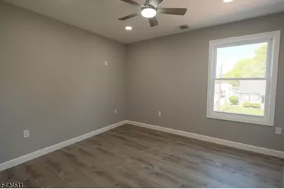 2815 N Wood Ave, Linden, NJ 07036 - Photo 20