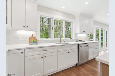 29 Heron Rd, Livingston, NJ 07039 - Photo 16