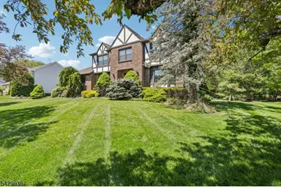 28 Verkade Dr, Wayne, NJ 07470 - Photo 2