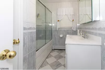 28 Elizabeth Dr, Wantage, NJ 07461 - Photo 8