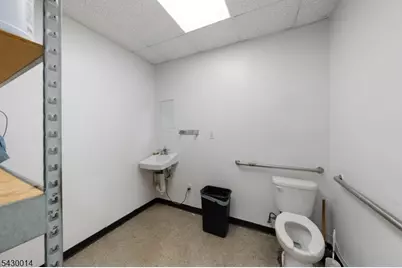 372-376 Adams St, Newark, NJ 07114 - Photo 16
