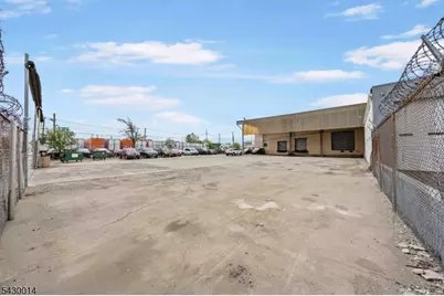 370 -376 Adams St, Newark, NJ 07114 - Photo 16
