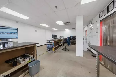 372-376 Adams St, Newark, NJ 07114 - Photo 10