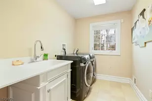 9 Bishops Ln, Millburn, NJ 07078 - Photo 30