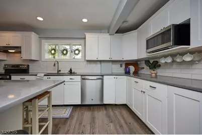 1 Edgewood Pl, Maplewood, NJ 07040 - Photo 24