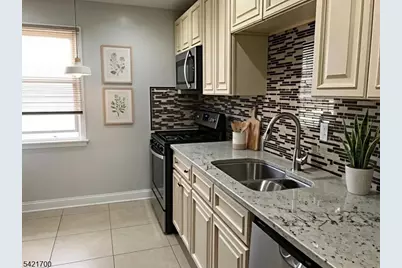7 Evelyn Ct #2, Maplewood, NJ 07040 - Photo 4