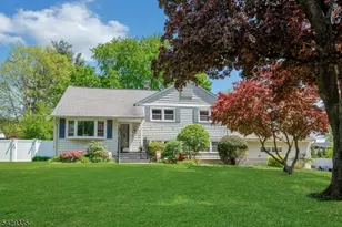 15 Maxine Dr, Morris Township, NJ 07960 - Photo 2