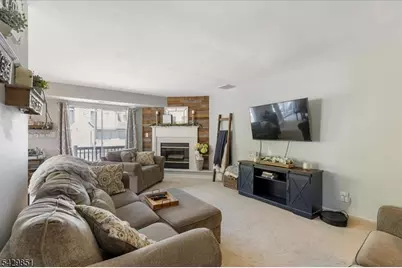15 Garden Ct, Roxbury Township, NJ 07876 - Photo 4