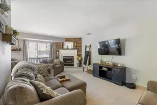 15 Garden Ct, Roxbury Township, NJ 07876 - Photo 4