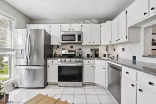 8 Lindsey Ct, Franklin Township, NJ 08823 - Photo 12