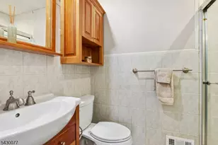 8 Lindsey Ct, Franklin Township, NJ 08823 - Photo 22