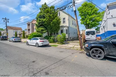 609 Montgomery St, Elizabeth, NJ 07202 - Photo 2