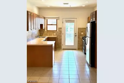 18 Baldwin St #2, Montclair, NJ 07042 - Photo 1