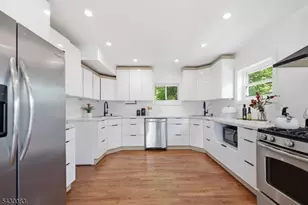 64 Longfellow Dr, Woodbridge Township, NJ 07067 - Photo 10