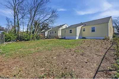 325 Schley St, Newark, NJ 07112 - Photo 34