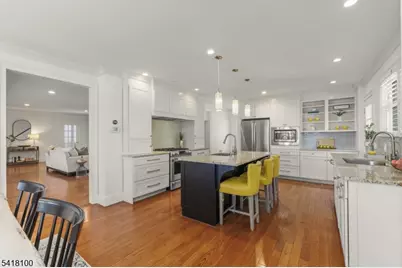 372 Wyoming Ave, Millburn, NJ 07041 - Photo 16