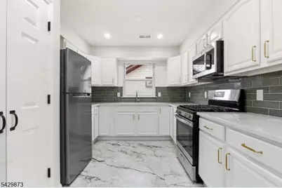 148 N Munn Ave, East Orange, NJ 07017 - Photo 16