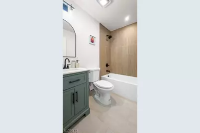 148 N Munn Ave, East Orange, NJ 07017 - Photo 8
