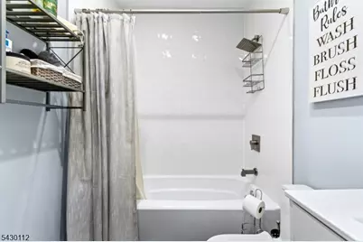 100 Manhattan Ave #2L, Jersey City, NJ 07307 - Photo 10