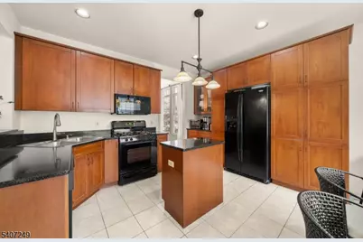 48 Bovensiepen Ct, Roseland, NJ 07068 - Photo 10