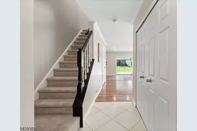 31 Bethany Ct, Franklin Township, NJ 08823 - Photo 4
