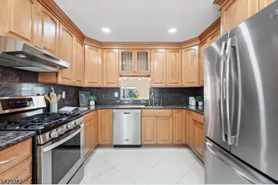 31 Bethany Ct, Franklin Township, NJ 08823 - Photo 6