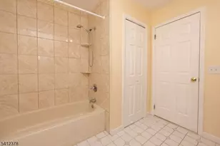 7 Lake Ct, Raritan Township, NJ 08822 - Photo 10